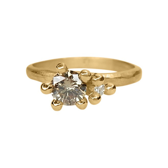Nestled in bloom Champagne Diamond and yellow Gold ring