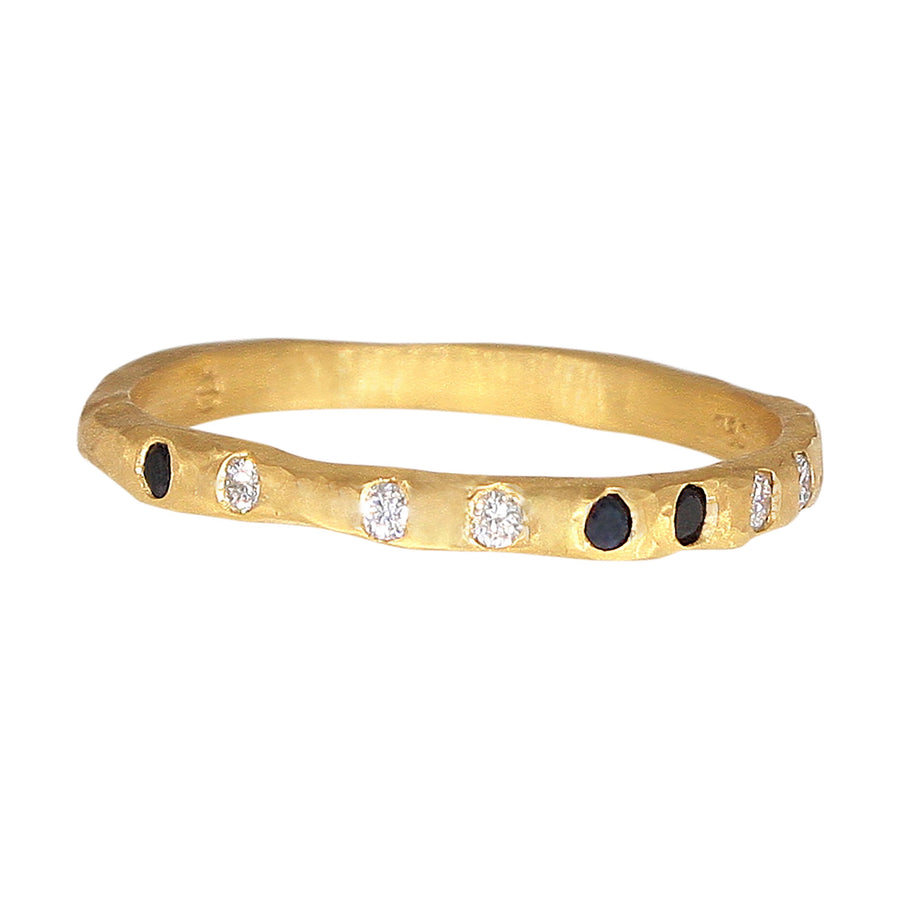 Diamonds and black Sapphire Radiance Symmetry ring in yellow Gold