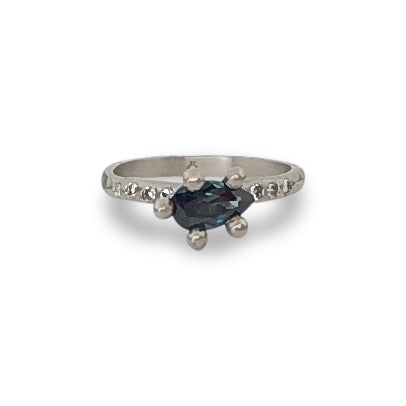 In Bloom, Australian Sapphire and Diamonds in white Gold ring