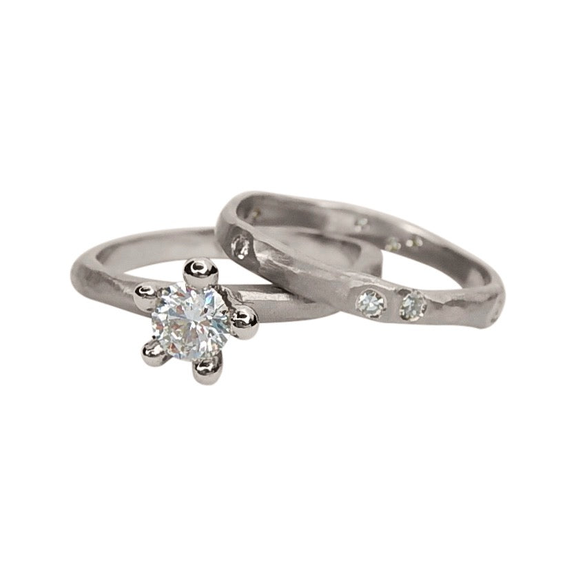 In Bloom Solitaire Diamond and white Gold ring