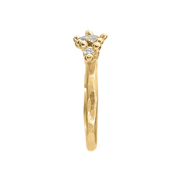 Nestled in bloom Champagne Diamond and yellow Gold ring
